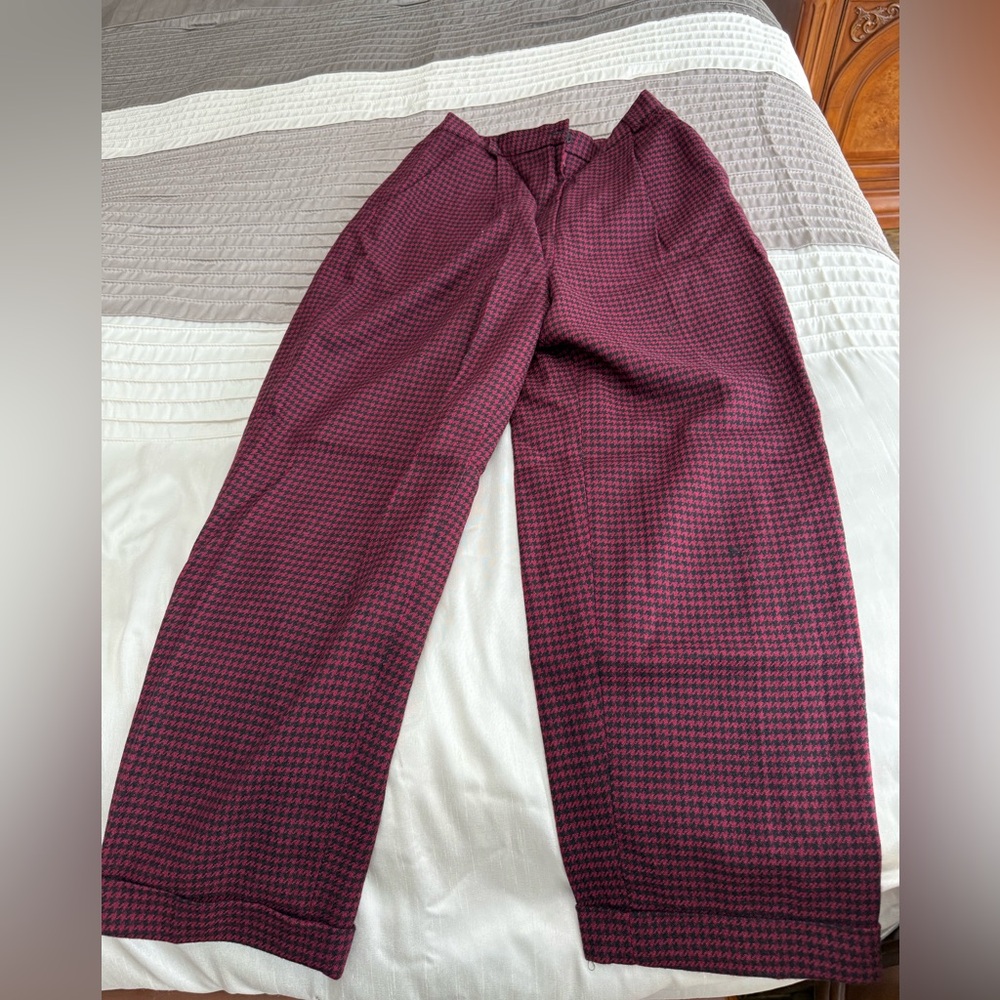 Chaus petite Red and black wool houndstooth pants size 8